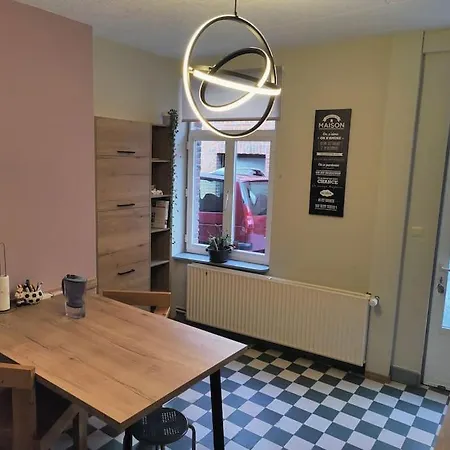 La Pleine Lune Apartment *